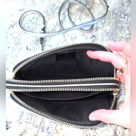 COACH SILVER CROSSBODY IN PEBBLE LEATHER EUC - Picture 15 of 16